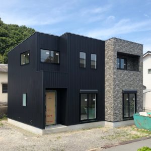 足場が外れ完成間近です。