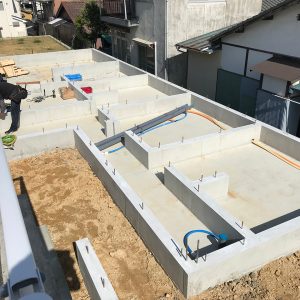 基礎が完成し、本日土台