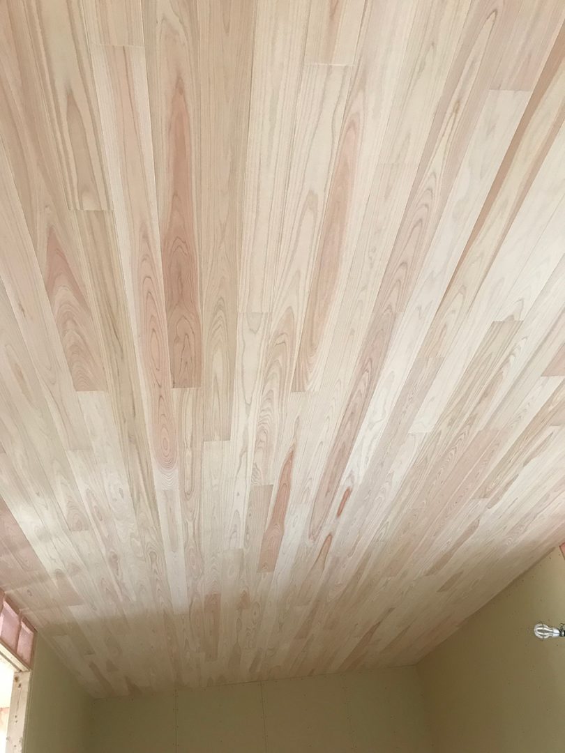 天井に檜の板を貼りました2